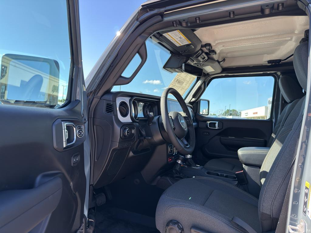 new 2025 Jeep Gladiator car, priced at $60,115