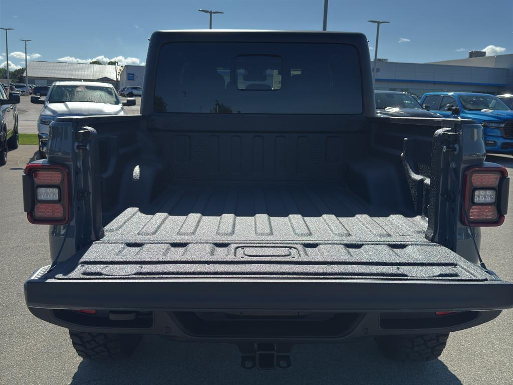 new 2025 Jeep Gladiator car, priced at $60,115