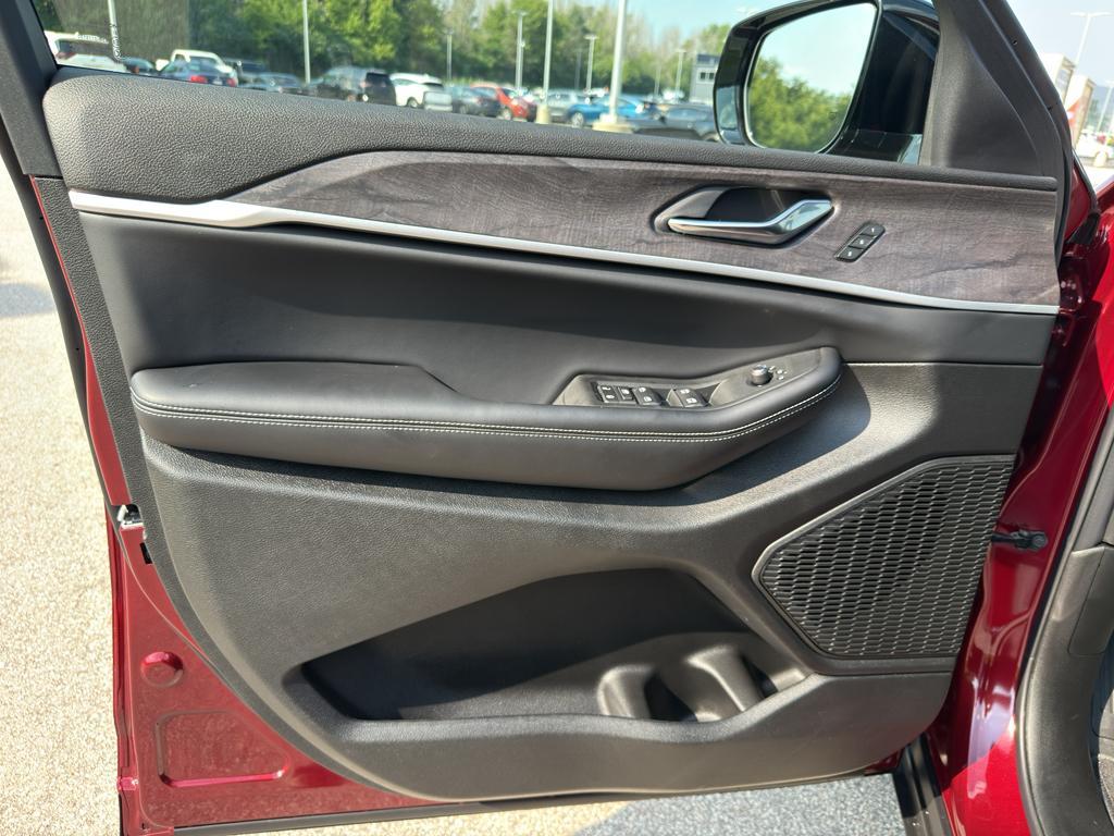 new 2025 Jeep Grand Cherokee L car, priced at $48,097