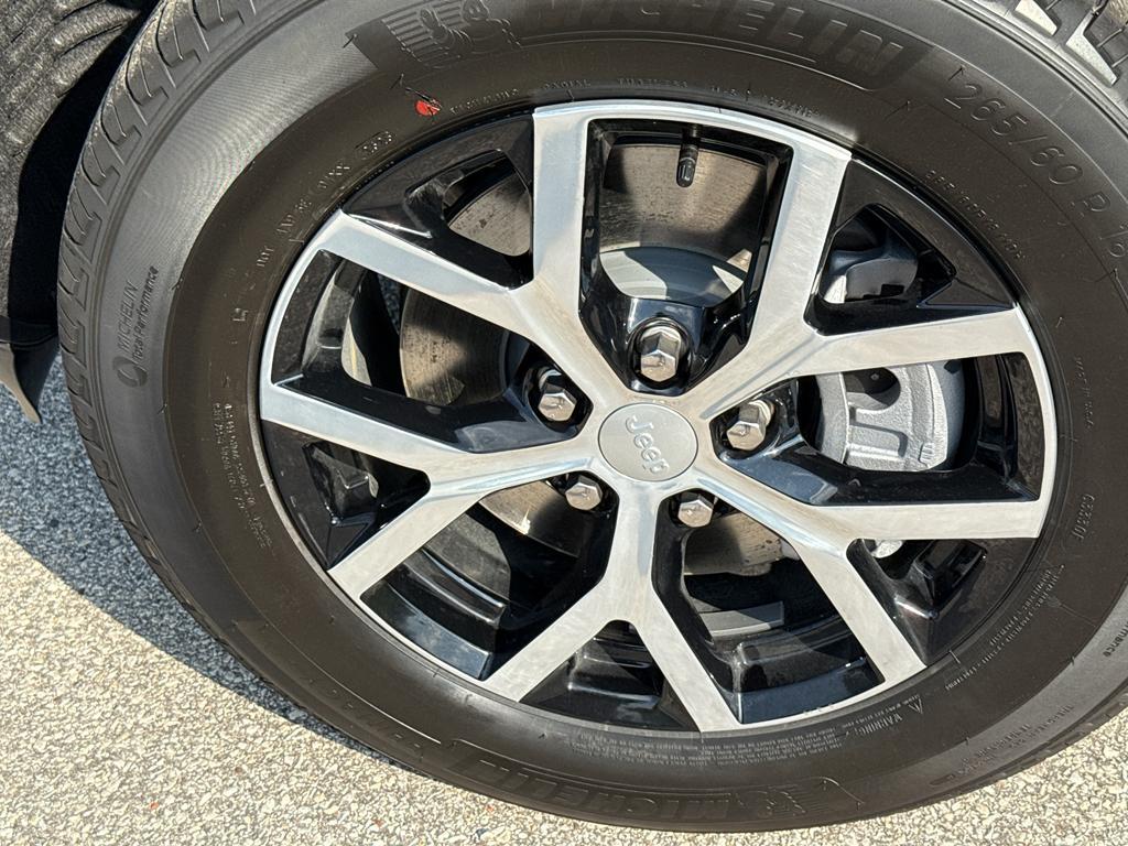 new 2025 Jeep Grand Cherokee L car, priced at $48,097