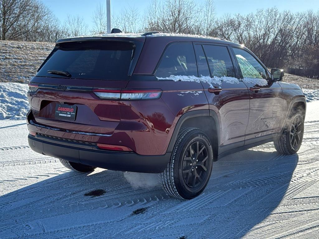 new 2025 Jeep Grand Cherokee car, priced at $45,279