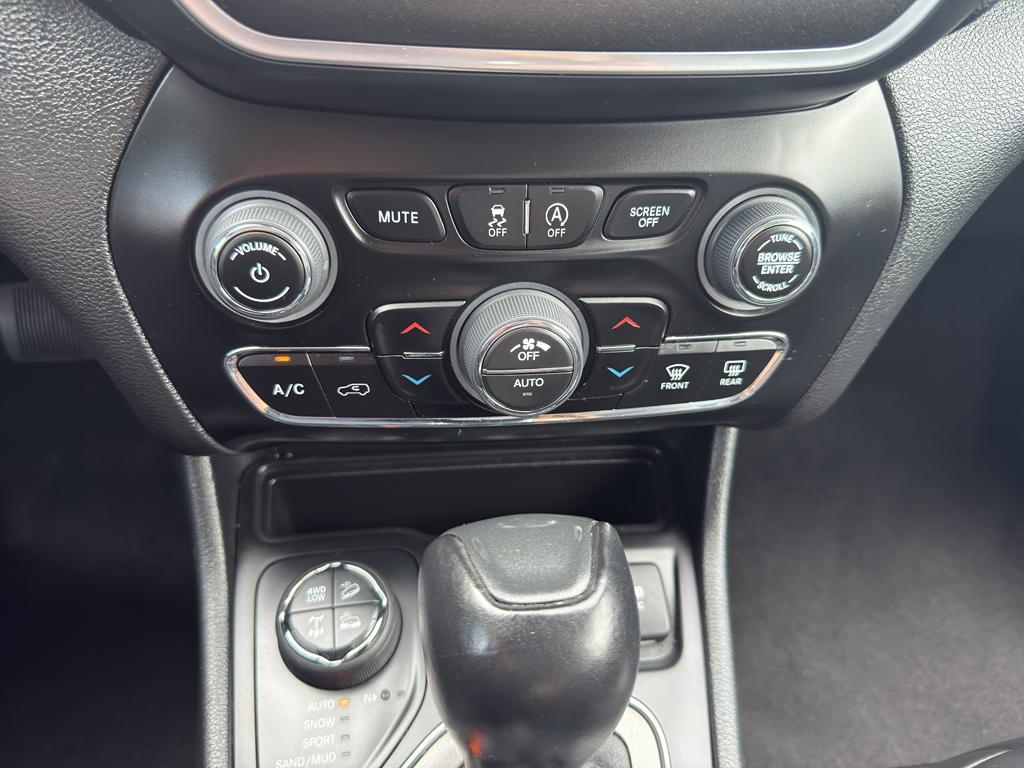 used 2022 Jeep Cherokee car, priced at $24,795