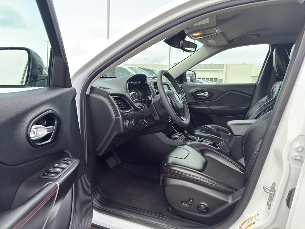 used 2022 Jeep Cherokee car, priced at $24,795
