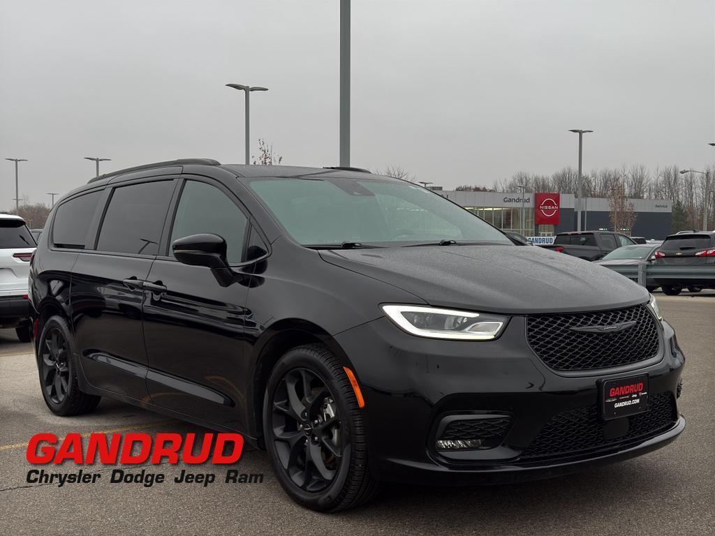 used 2024 Chrysler Pacifica car, priced at $33,295