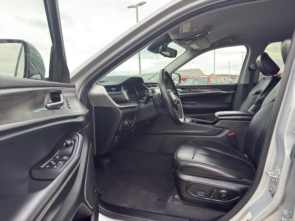 used 2021 Jeep Grand Cherokee L car, priced at $31,995