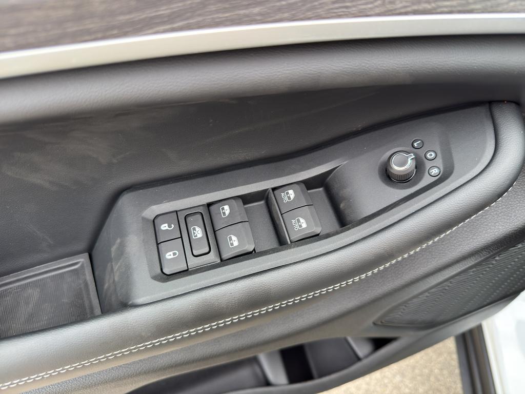 new 2025 Jeep Grand Cherokee L car, priced at $49,384