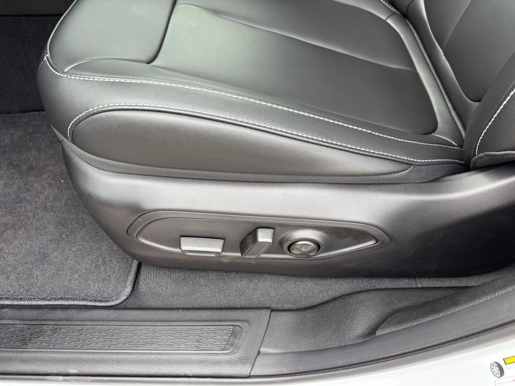 new 2025 Jeep Grand Cherokee L car, priced at $49,384