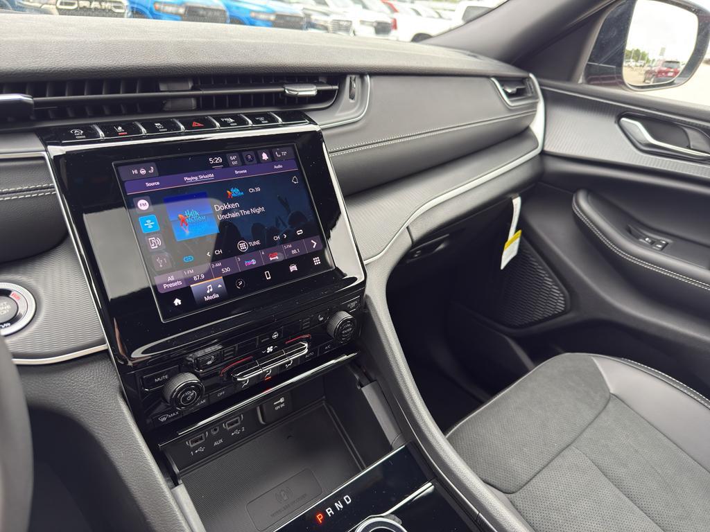 new 2025 Jeep Grand Cherokee L car, priced at $49,096
