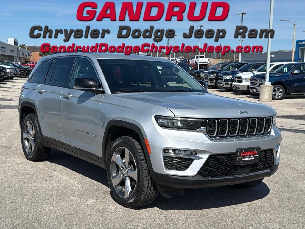 used 2022 Jeep Grand Cherokee car, priced at $29,895