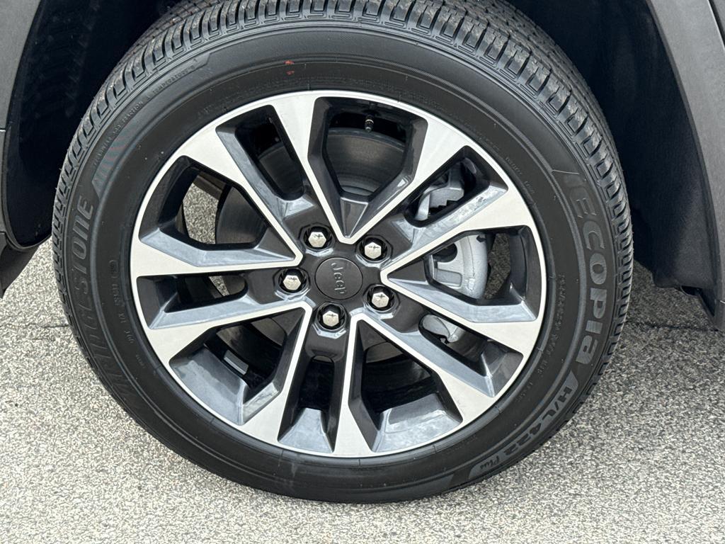 new 2025 Jeep Grand Cherokee L car, priced at $62,163