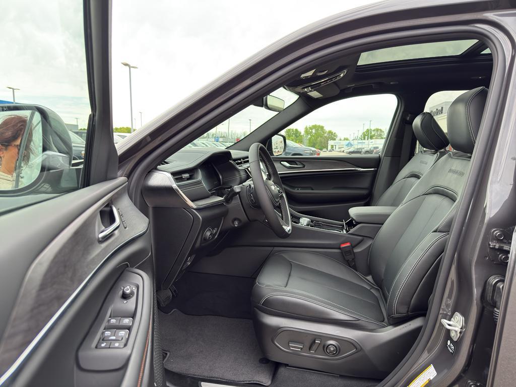 new 2025 Jeep Grand Cherokee L car, priced at $62,163