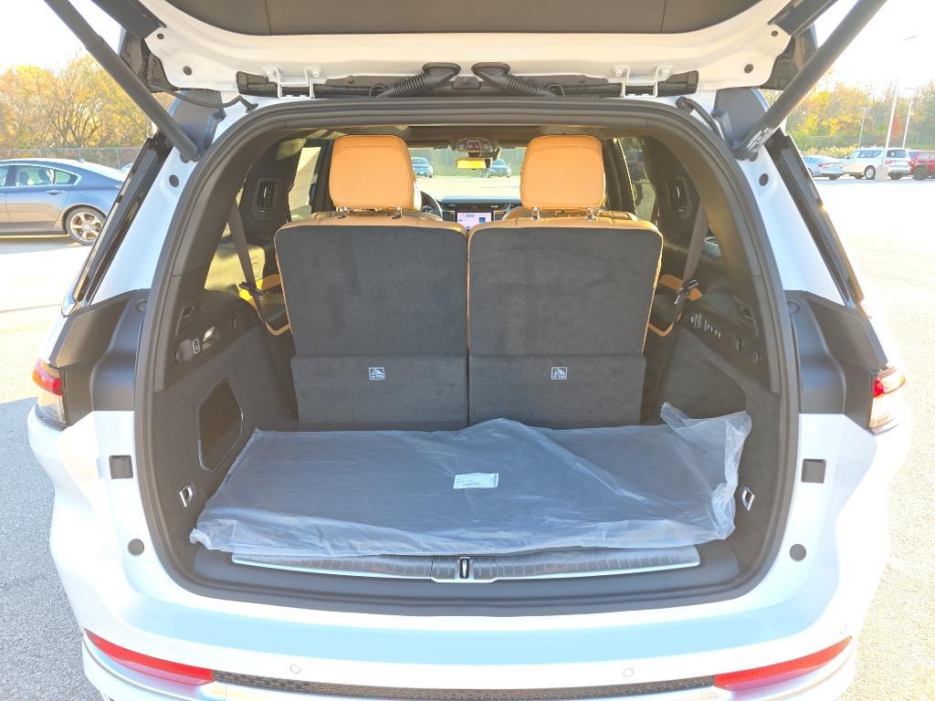 new 2025 Jeep Grand Cherokee L car, priced at $68,498