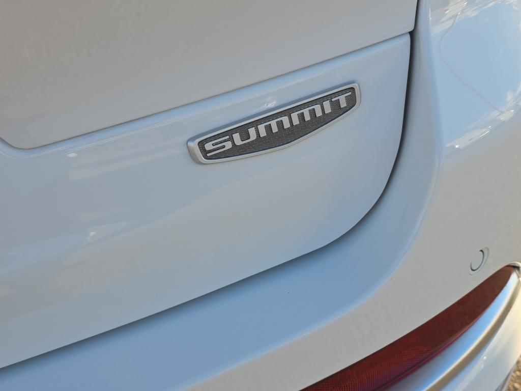 new 2025 Jeep Grand Cherokee L car, priced at $68,498