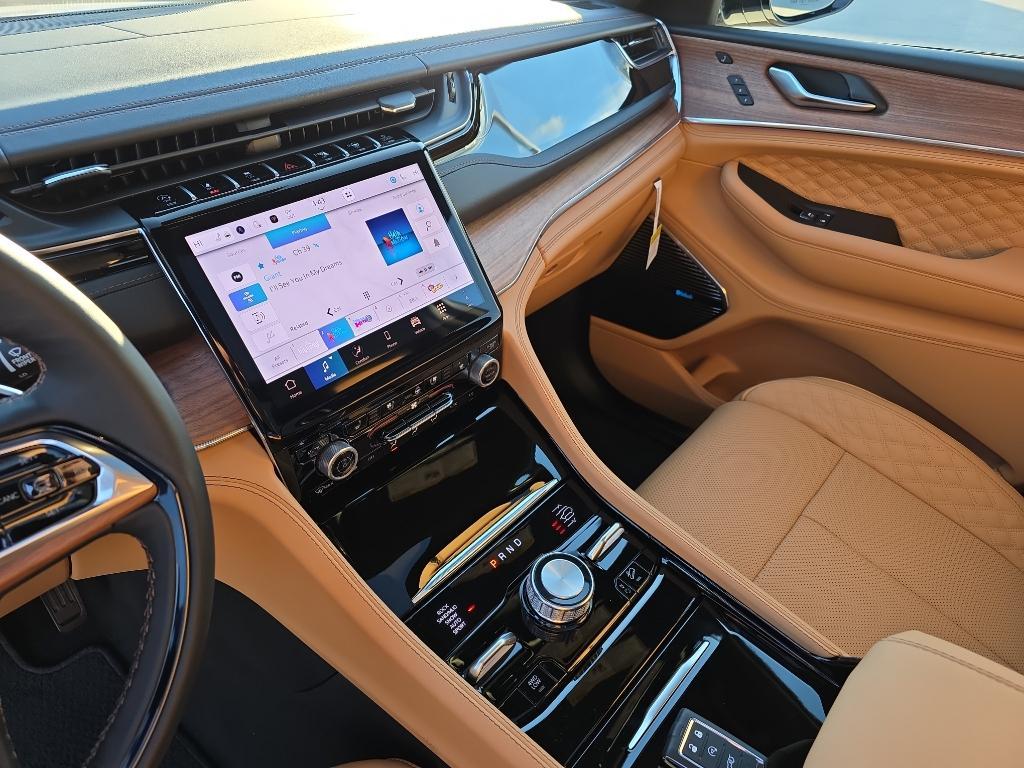 new 2025 Jeep Grand Cherokee L car, priced at $68,498