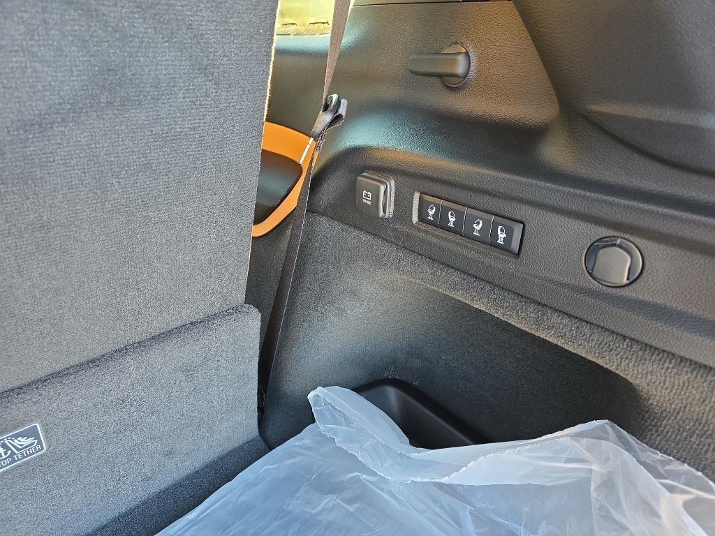 new 2025 Jeep Grand Cherokee L car, priced at $68,498