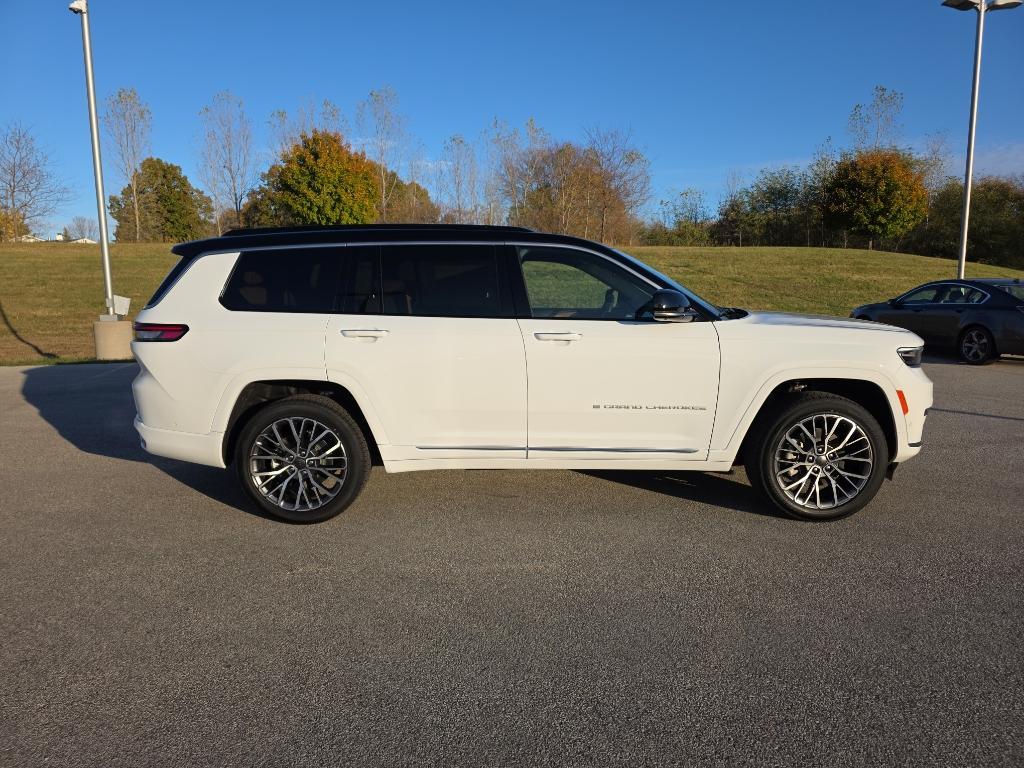 new 2025 Jeep Grand Cherokee L car, priced at $68,498