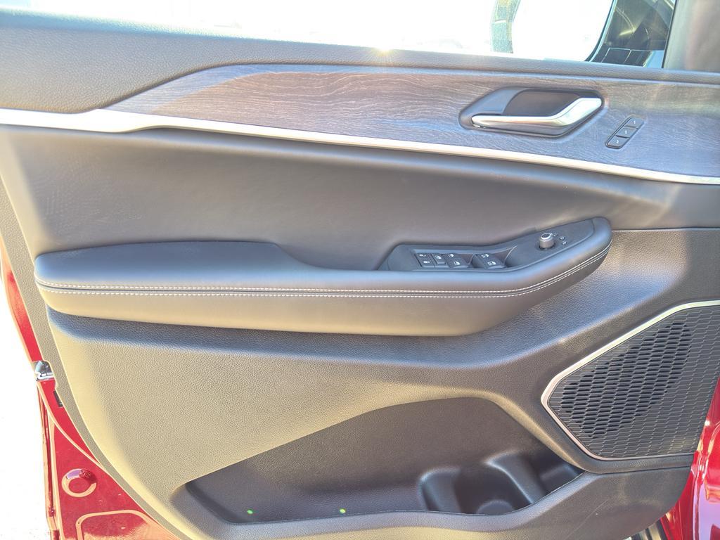 new 2025 Jeep Grand Cherokee L car, priced at $55,181