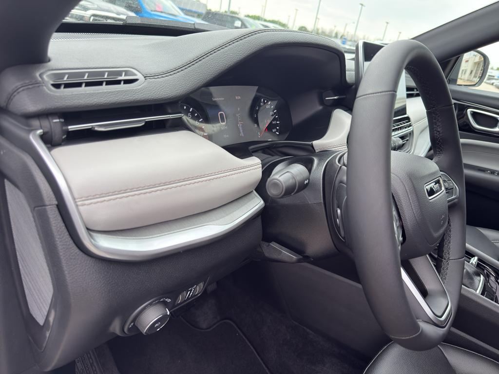 new 2025 Jeep Compass car, priced at $34,085