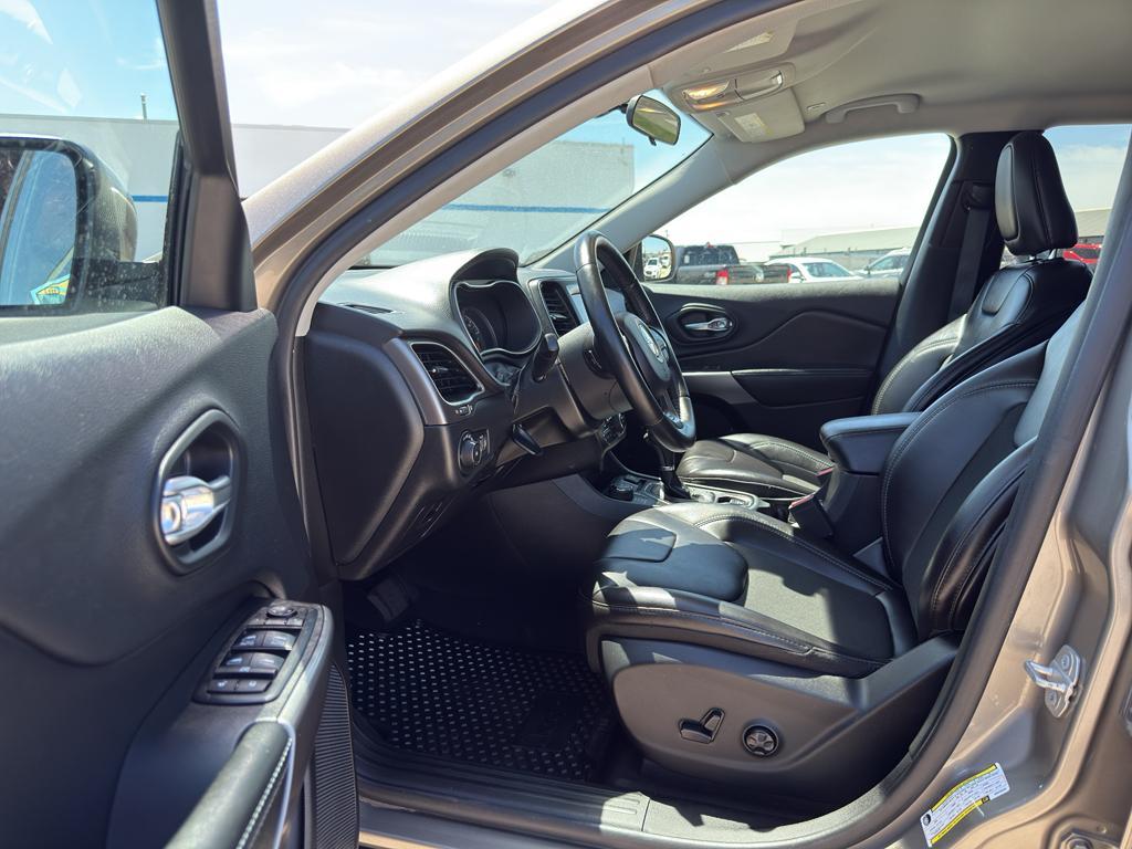 used 2019 Jeep Cherokee car, priced at $17,795