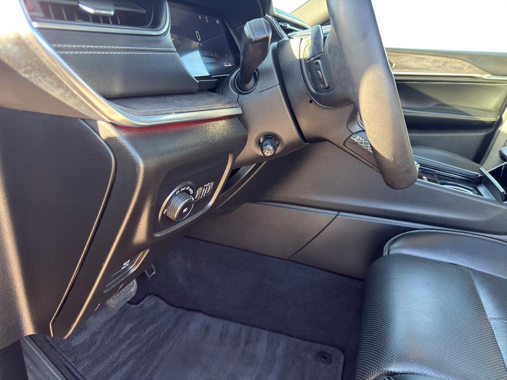 used 2024 Jeep Grand Cherokee L car, priced at $46,595