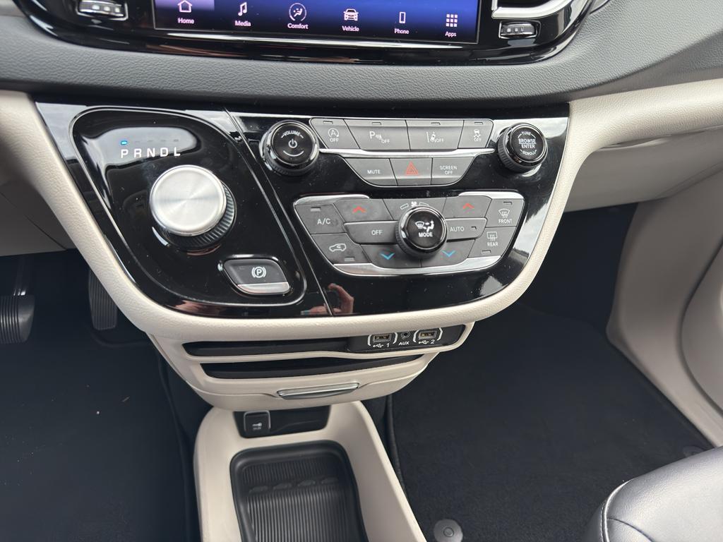 used 2023 Chrysler Pacifica car, priced at $27,995