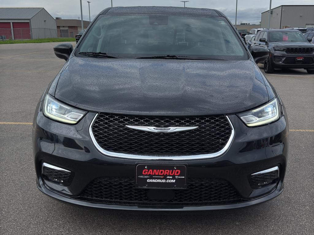 used 2023 Chrysler Pacifica car, priced at $27,995