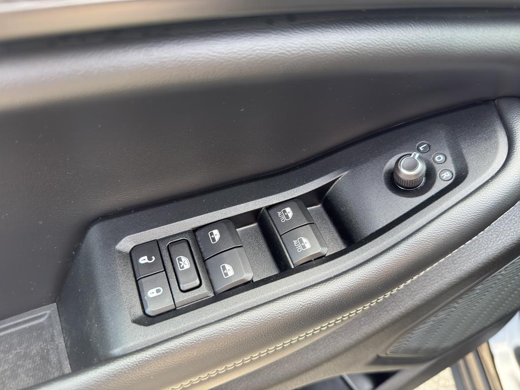 used 2023 Jeep Grand Cherokee car, priced at $34,295