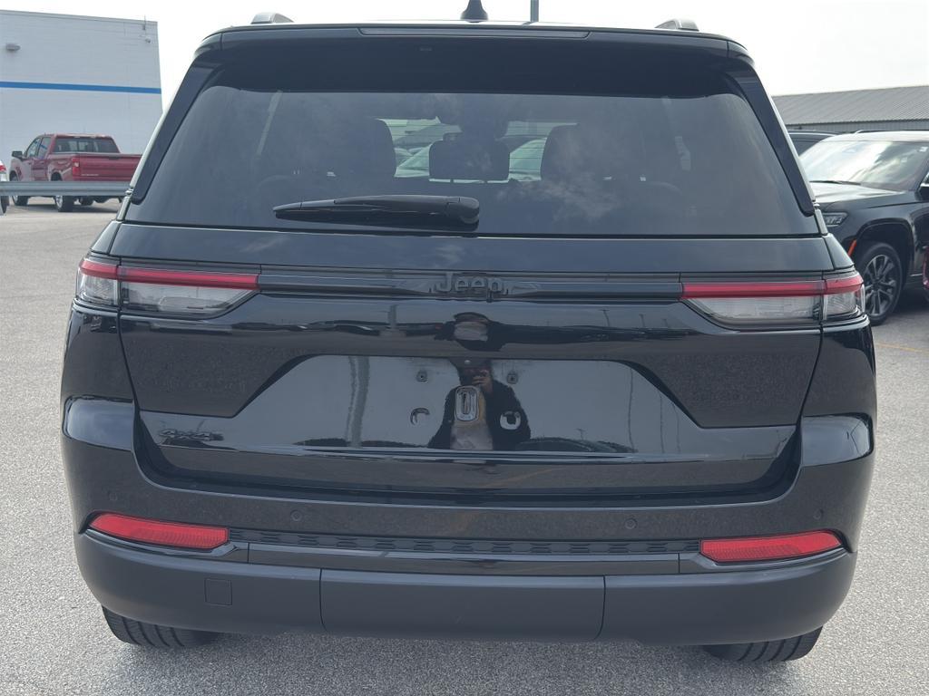 used 2023 Jeep Grand Cherokee car, priced at $34,295