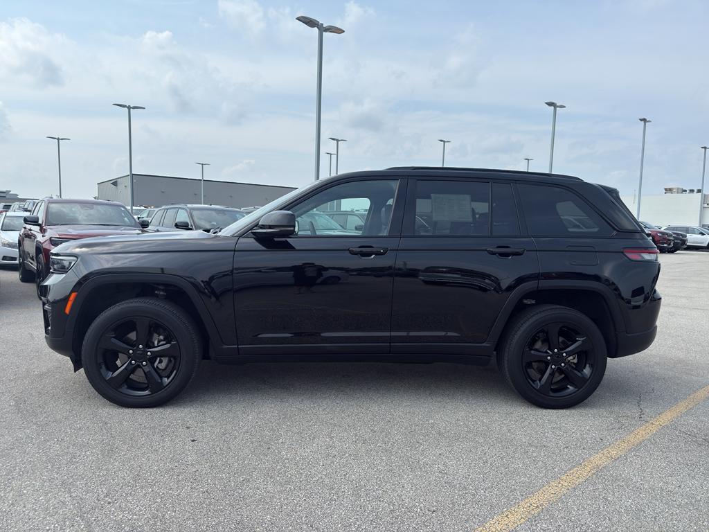 used 2023 Jeep Grand Cherokee car, priced at $34,295