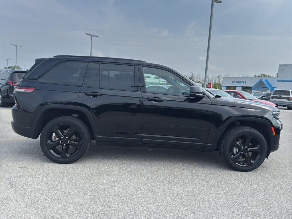 used 2023 Jeep Grand Cherokee car, priced at $34,295