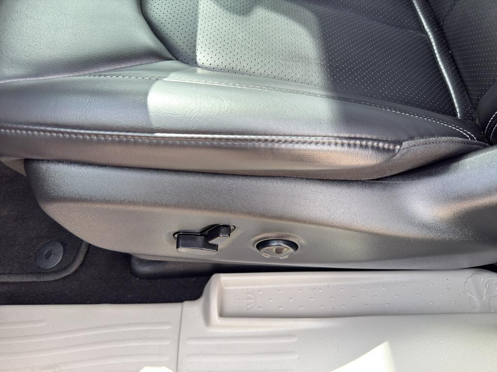 used 2023 Chrysler Pacifica car, priced at $27,495