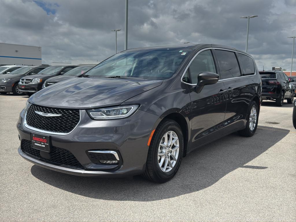 used 2023 Chrysler Pacifica car, priced at $27,495