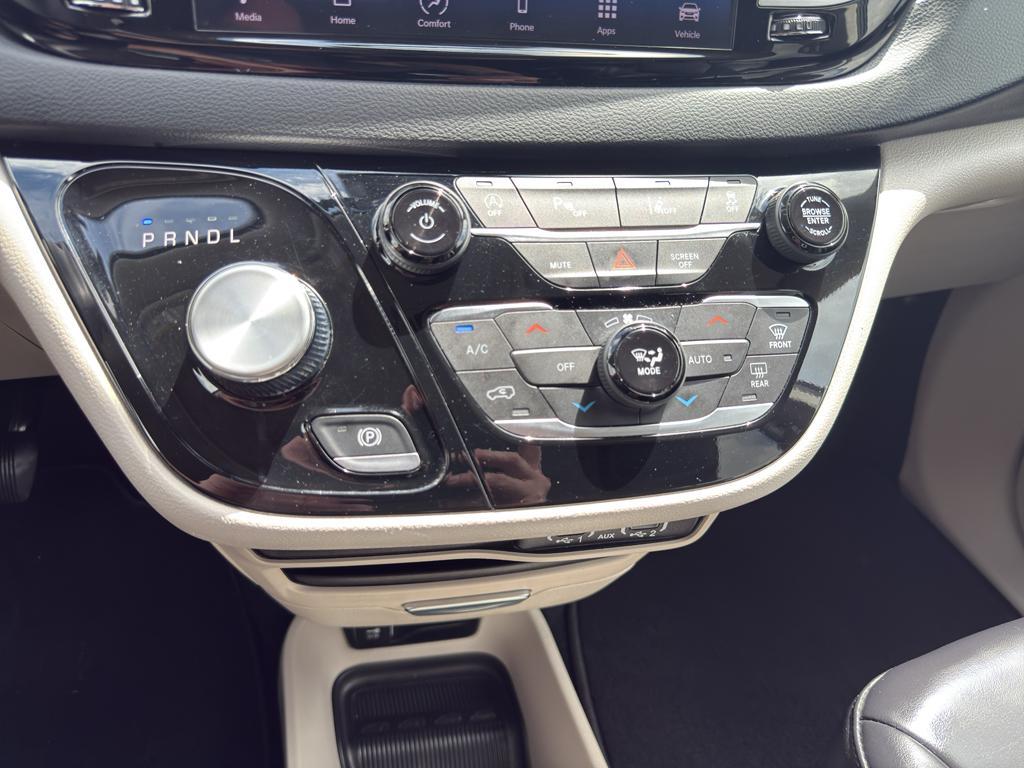 used 2023 Chrysler Pacifica car, priced at $27,495