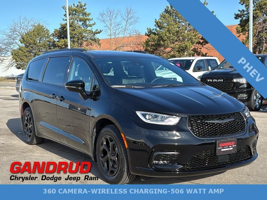 new 2025 Chrysler Pacifica Hybrid car, priced at $56,323