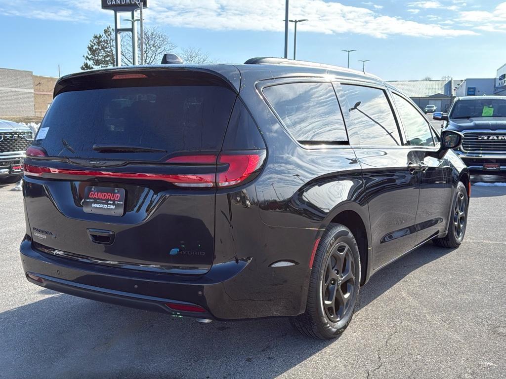 new 2025 Chrysler Pacifica Hybrid car, priced at $57,499
