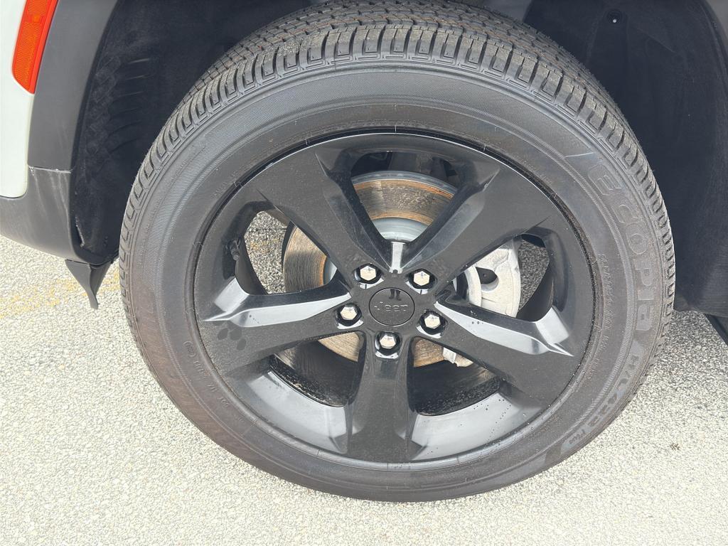 used 2023 Jeep Grand Cherokee car, priced at $32,595