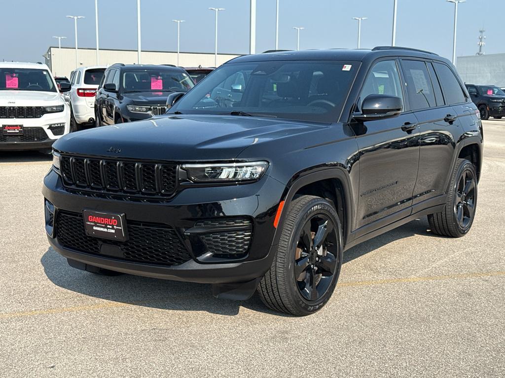 used 2023 Jeep Grand Cherokee car, priced at $34,895