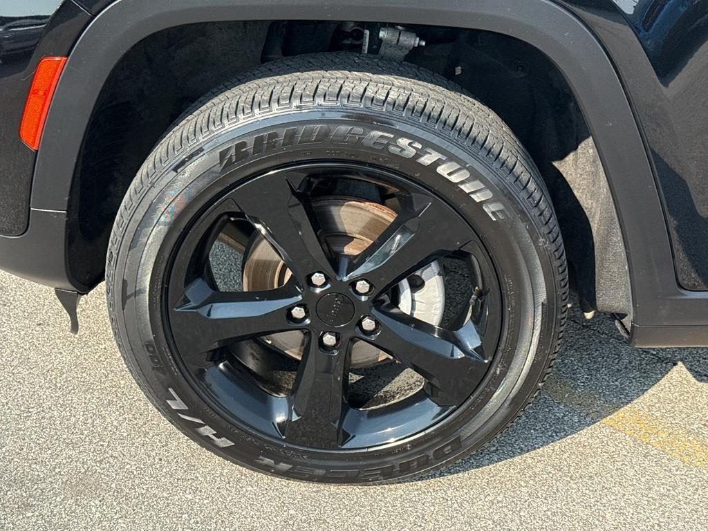 used 2023 Jeep Grand Cherokee car, priced at $34,895