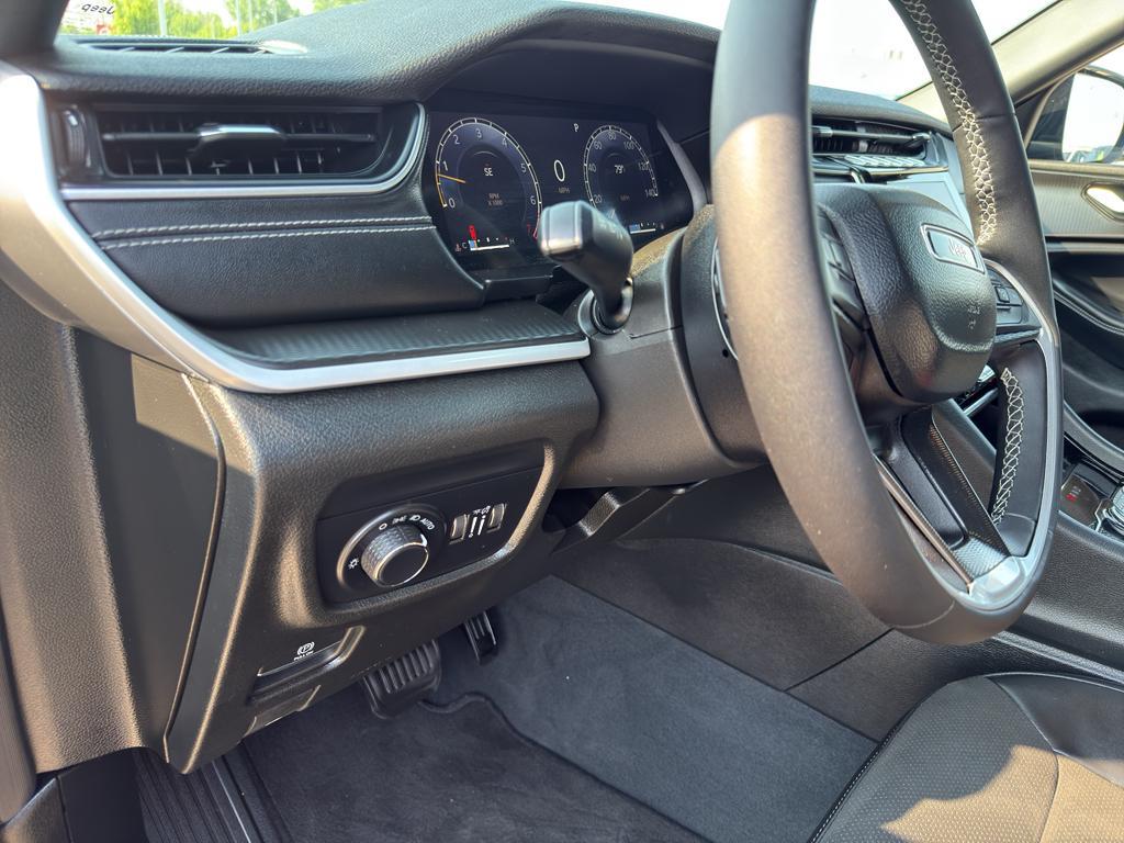 used 2023 Jeep Grand Cherokee car, priced at $34,895
