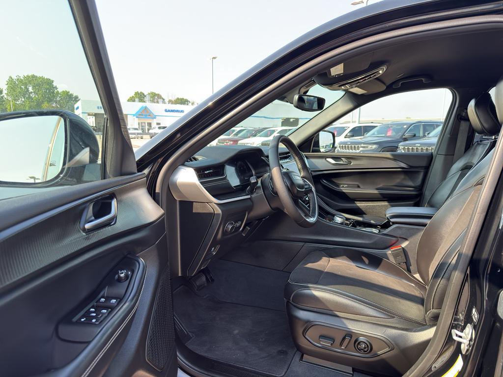 used 2023 Jeep Grand Cherokee car, priced at $34,895