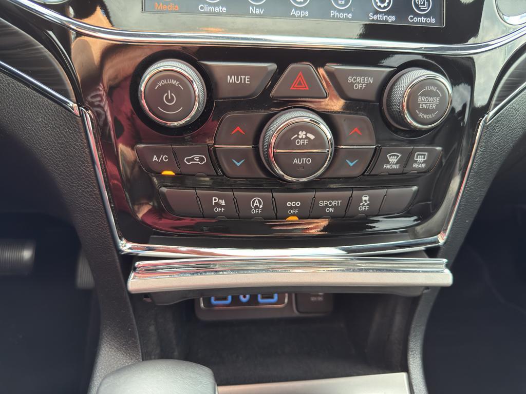 used 2022 Jeep Grand Cherokee WK car, priced at $28,795