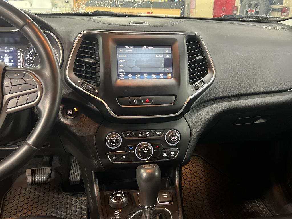 used 2020 Jeep Cherokee car