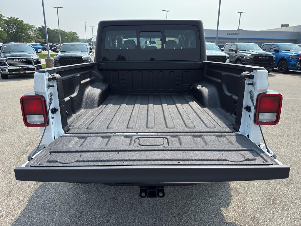 new 2025 Jeep Gladiator car, priced at $42,196
