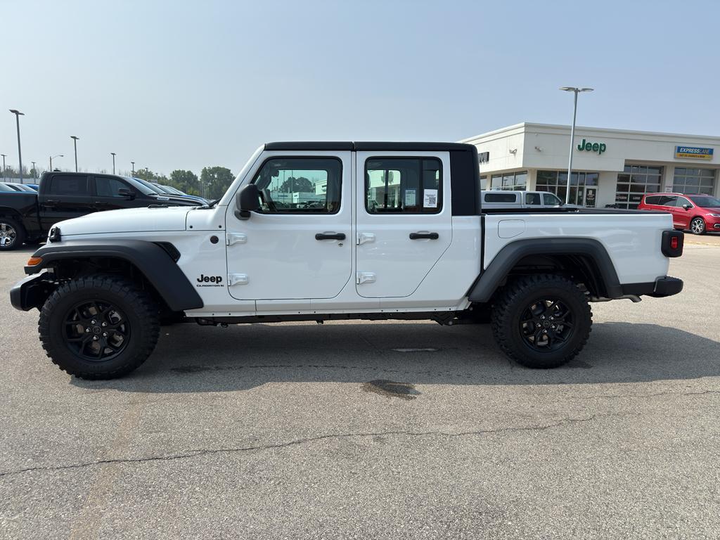 new 2025 Jeep Gladiator car, priced at $42,196