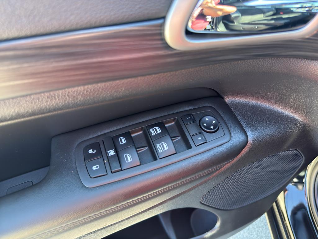 used 2022 Jeep Grand Cherokee WK car, priced at $30,895