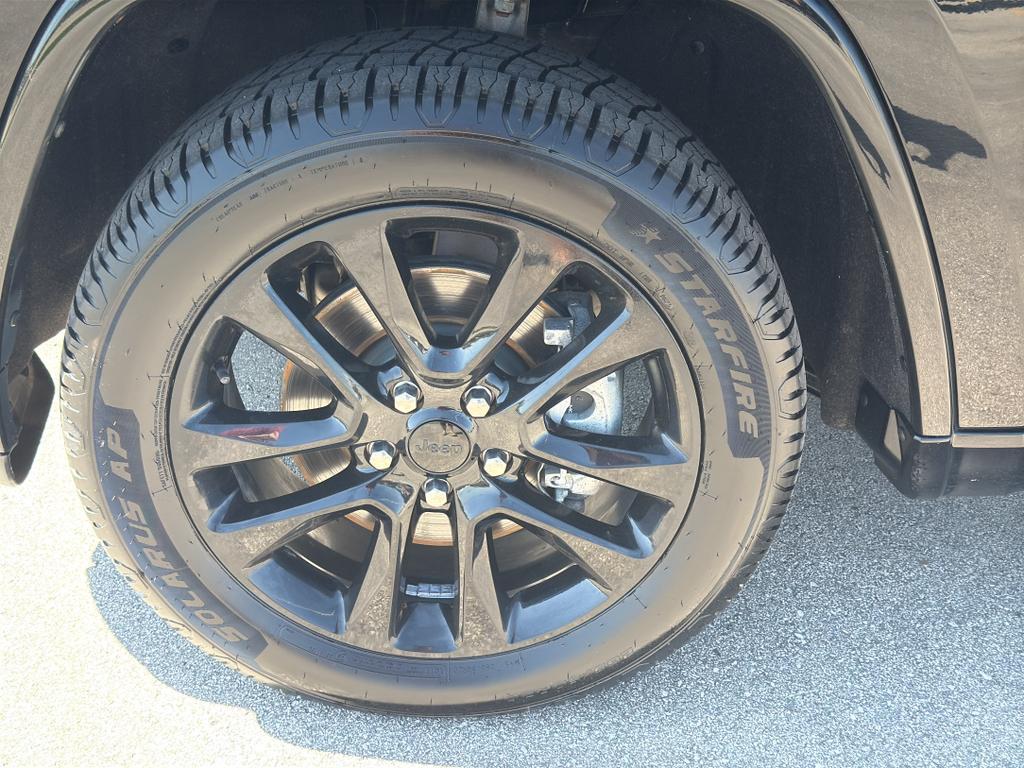 used 2022 Jeep Grand Cherokee WK car, priced at $30,895