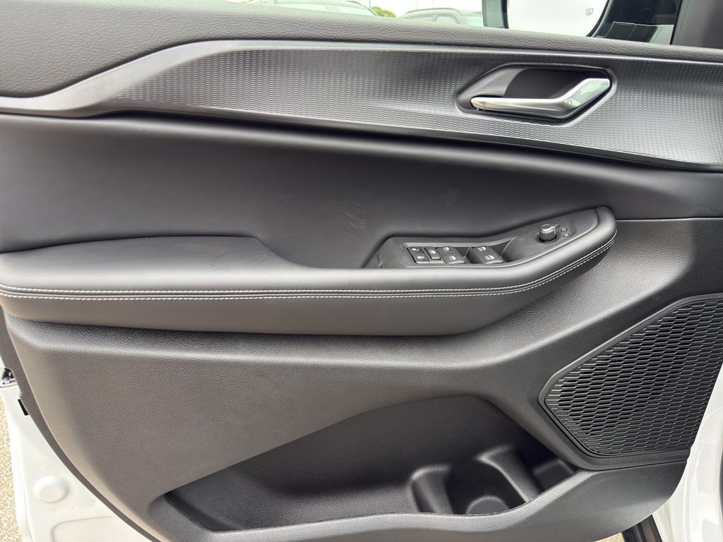 new 2025 Jeep Grand Cherokee L car, priced at $47,527