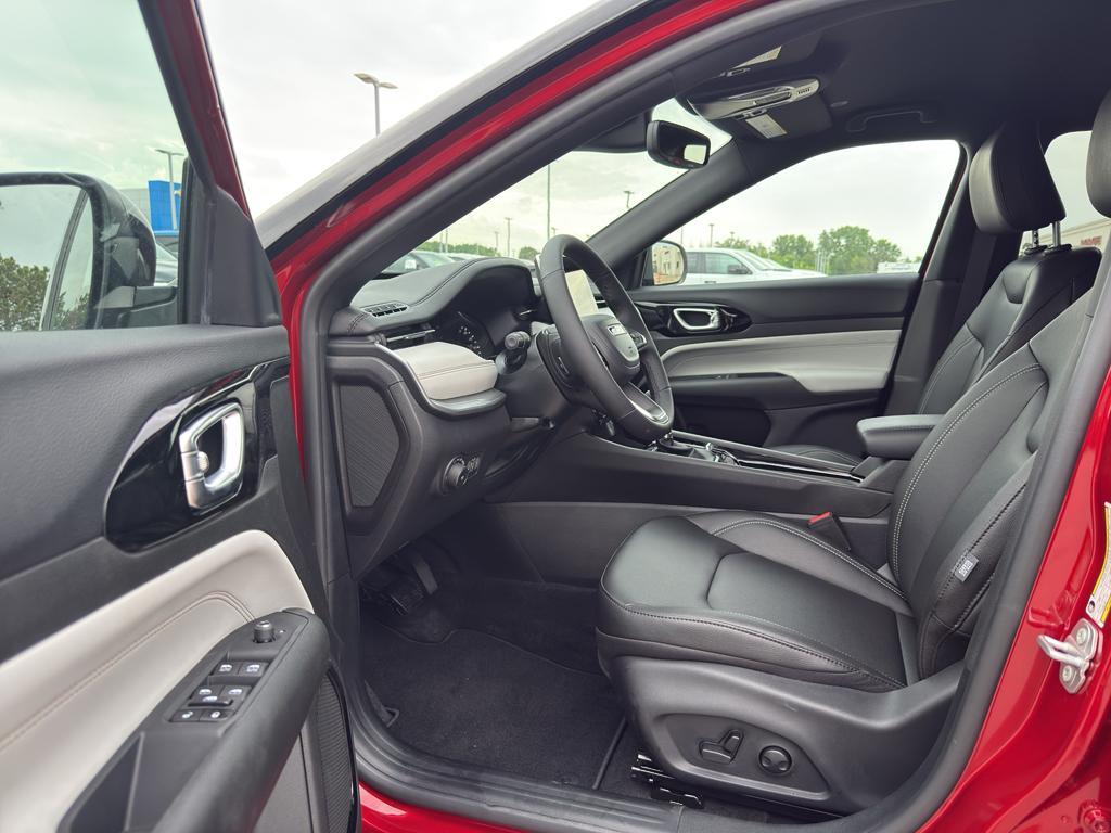 new 2025 Jeep Compass car, priced at $34,733