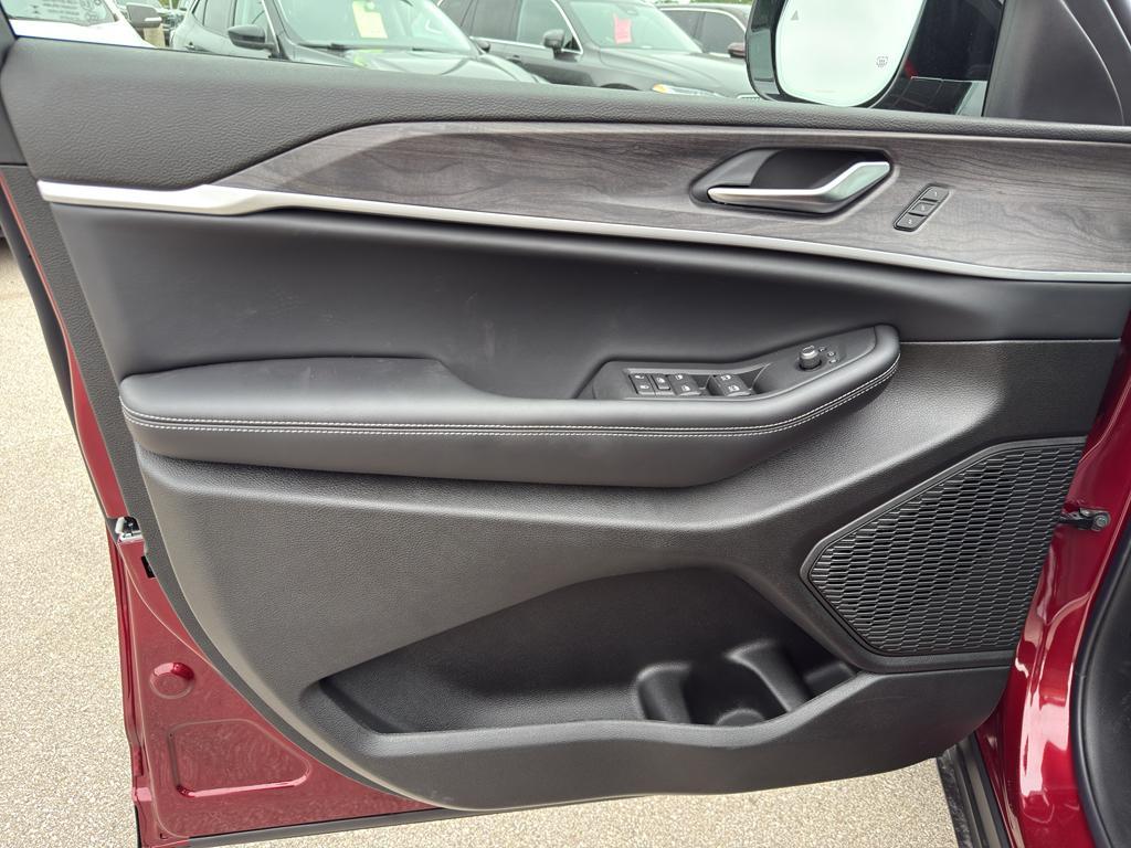 new 2025 Jeep Grand Cherokee L car, priced at $53,083