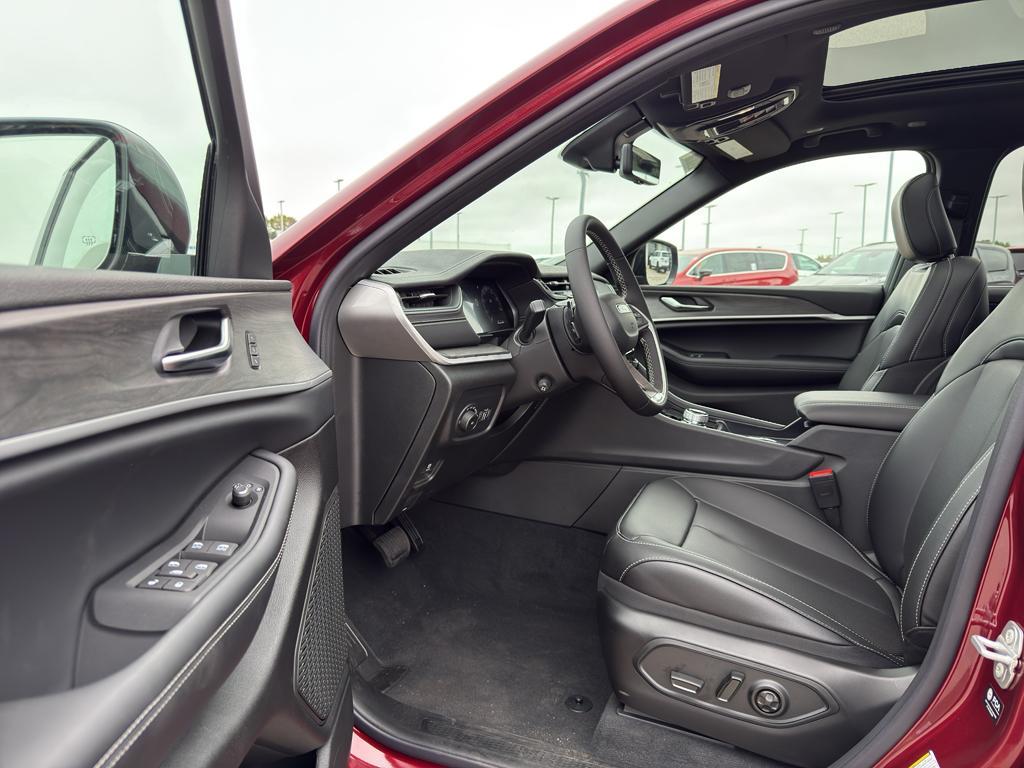 new 2025 Jeep Grand Cherokee L car, priced at $53,083